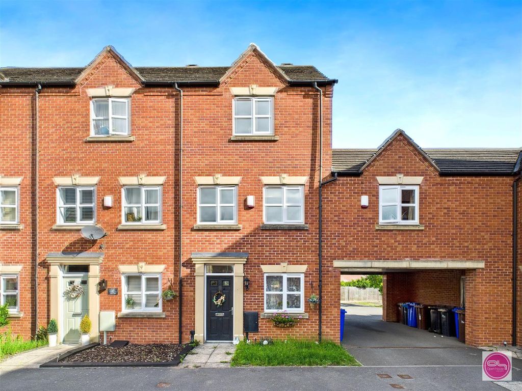 Property photo 2 of 30 Blakeholme Court, Burton On Trent (1).Jpg