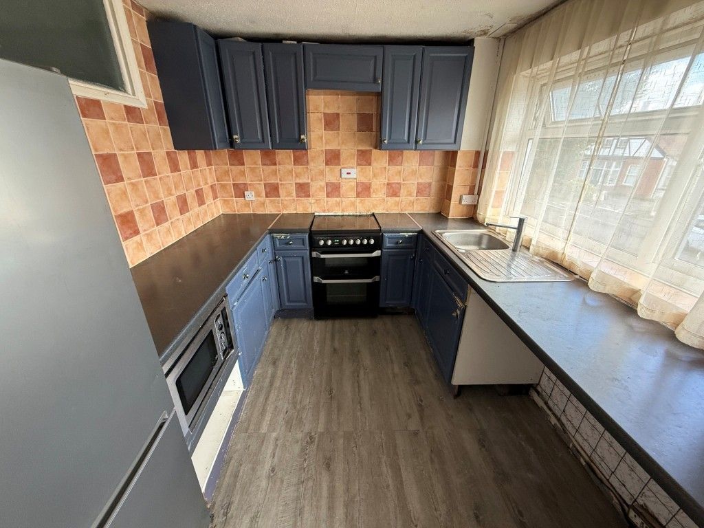 Property photo 2 of 8 Fitted Kitchen With Space For Appliances