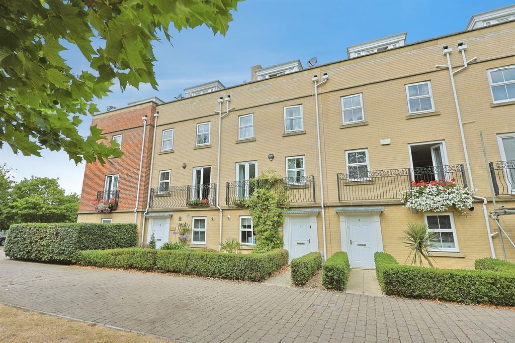 Property photo 1 of 19