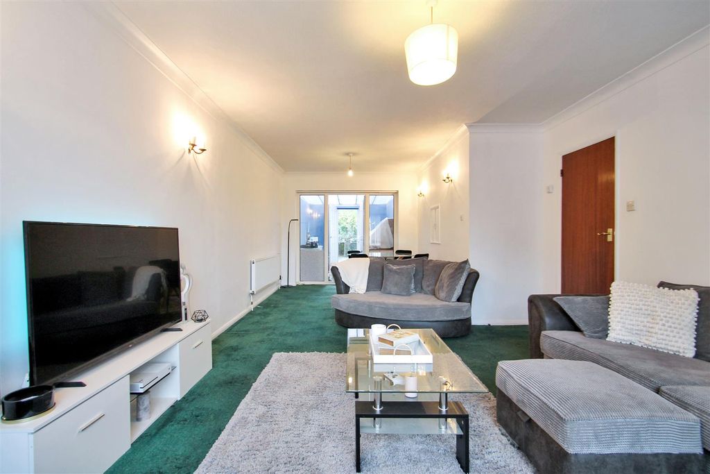Property photo 2 of 25