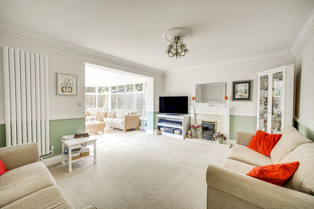 Property photo 3 of 32