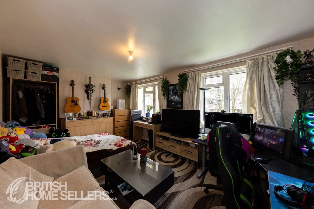 Property photo 3 of 8 Picture No. 06