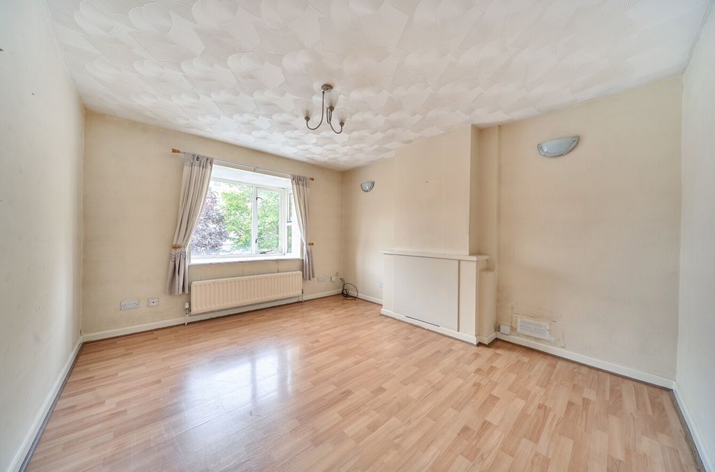 Property photo 2 of 16 1516088-13-6A9974...