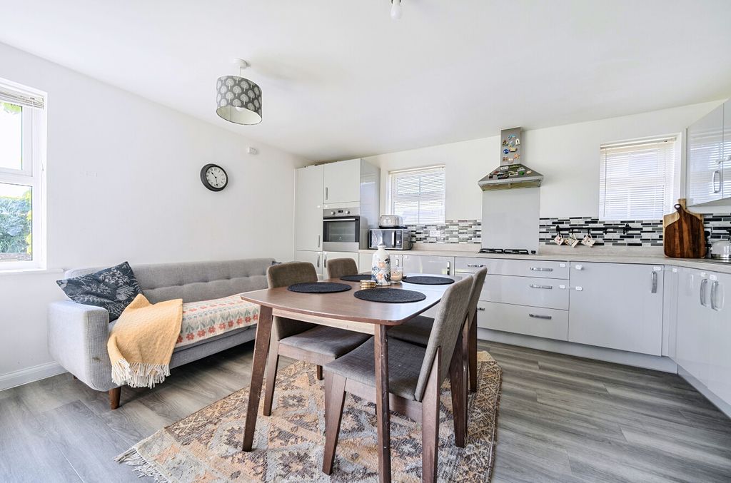 Property photo 3 of 15 1453327-8-69Ef8c7...