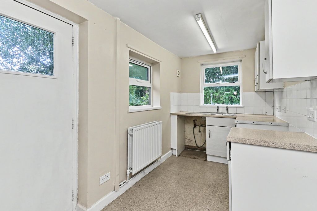 Property photo 2 of 24 176 Sandwell Street, Walsall, West Midlands, Ws1 3Eq