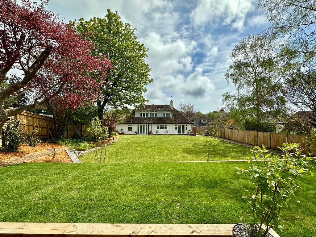 Property photo 2 of 34