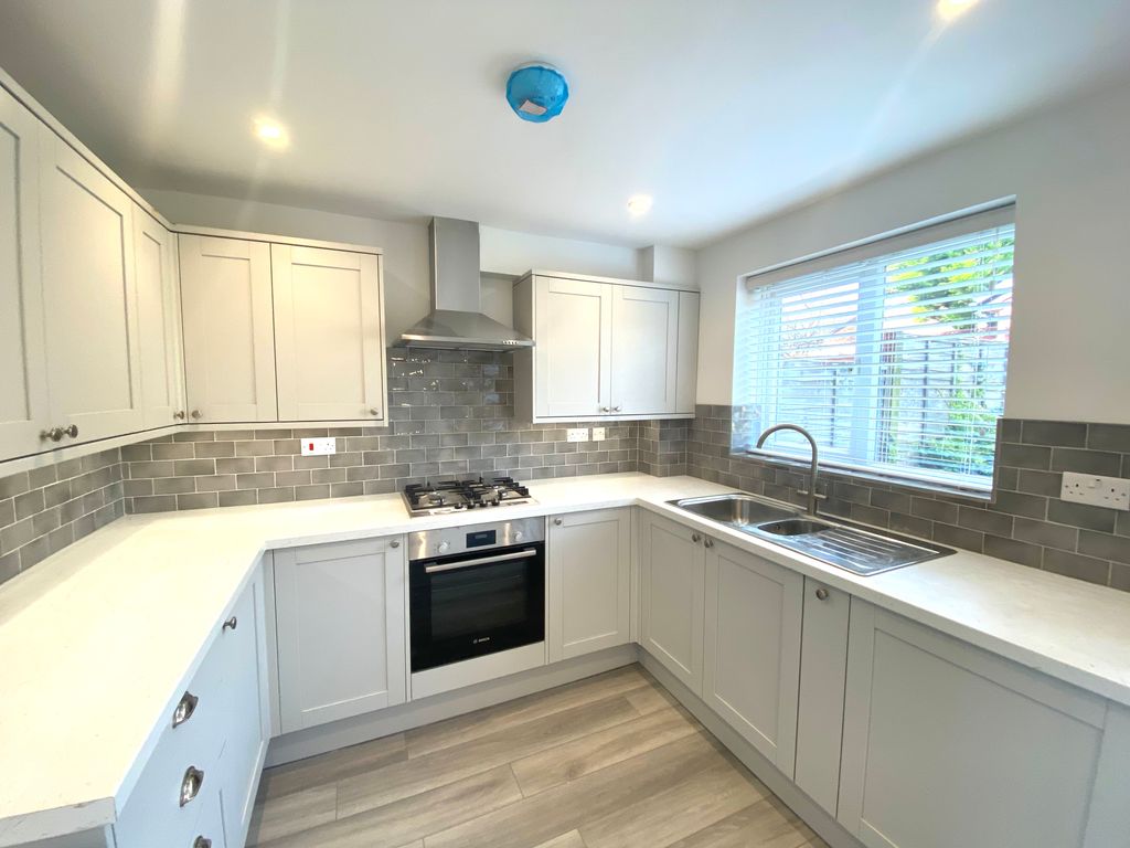 Property photo 1 of 8 Kitchen
