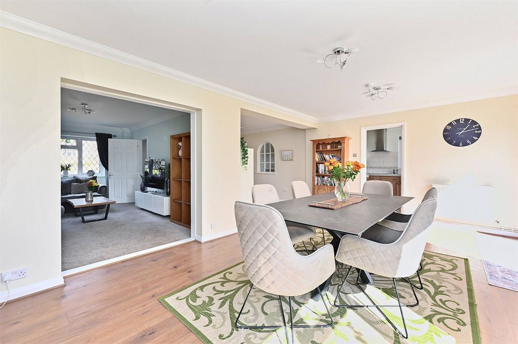 Property photo 3 of 26 Picture No. 25