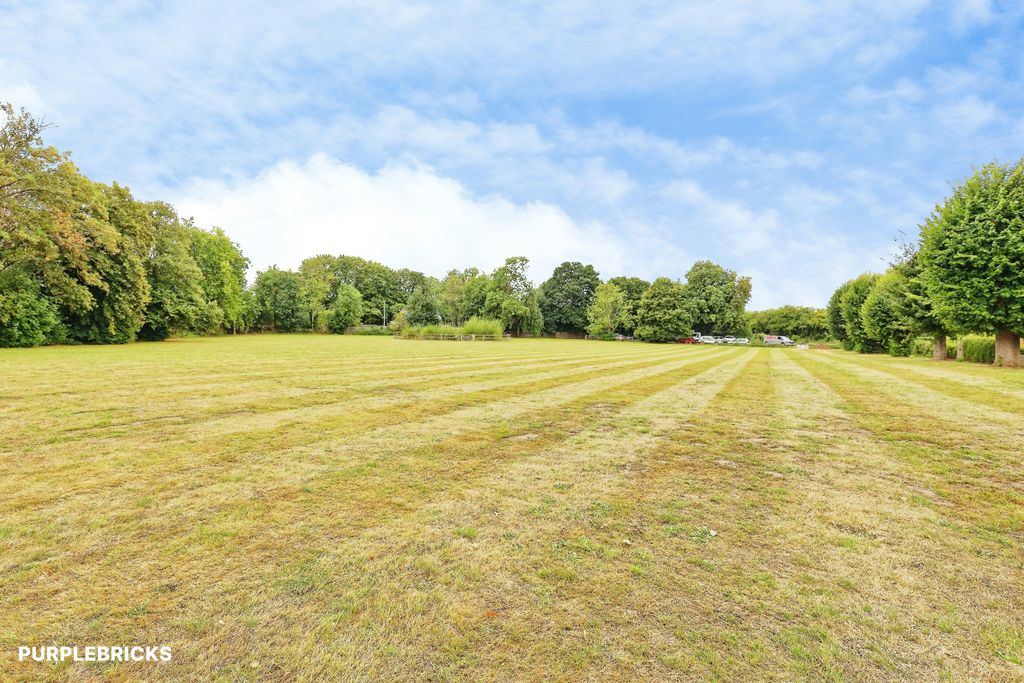 Property photo 2 of 23