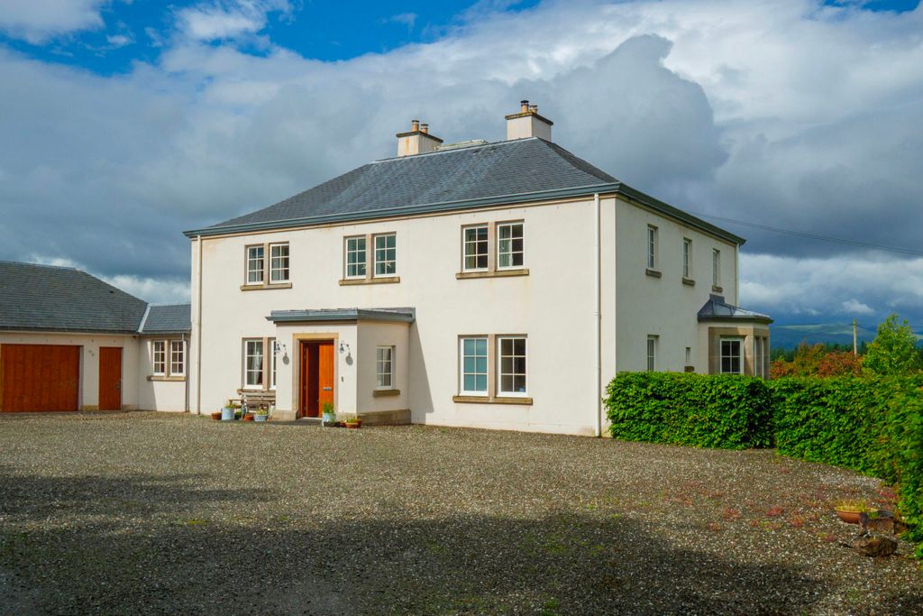 Property photo 1 of 90