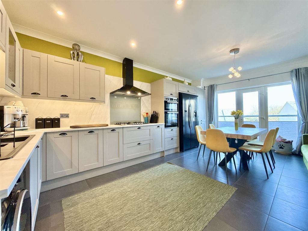 Property photo 2 of 18 Kitchen.Jpg