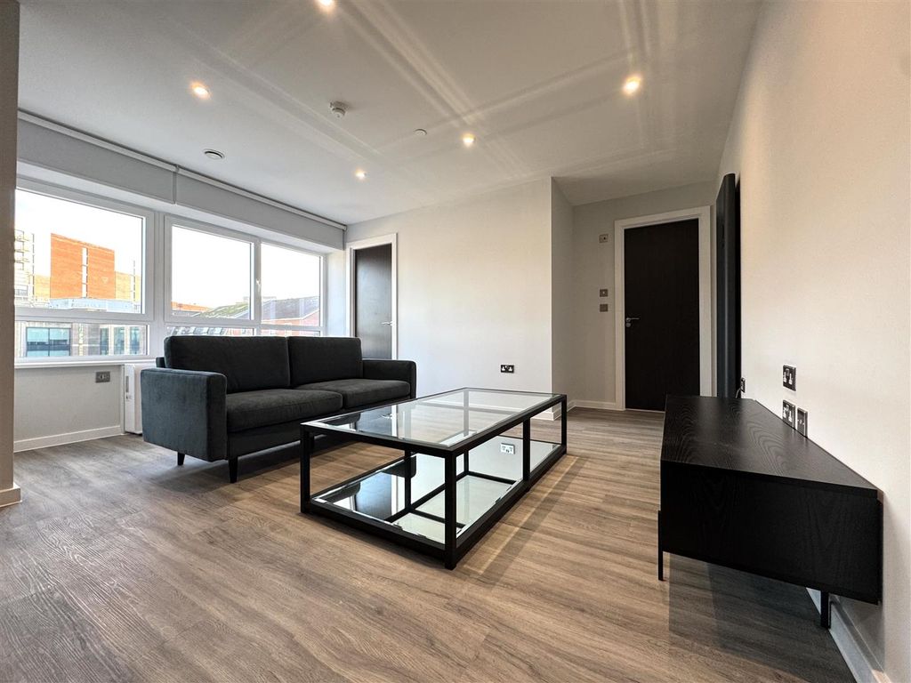 Property photo 2 of 18 Living Room Pic 4.Jpeg