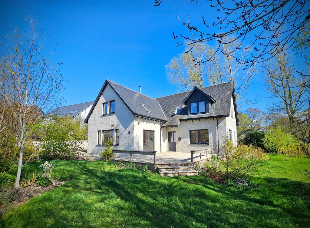 Property photo 2 of 51