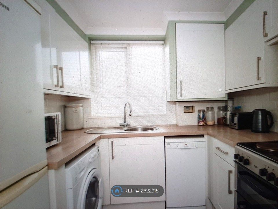 Property photo 2 of 5 Kitchen