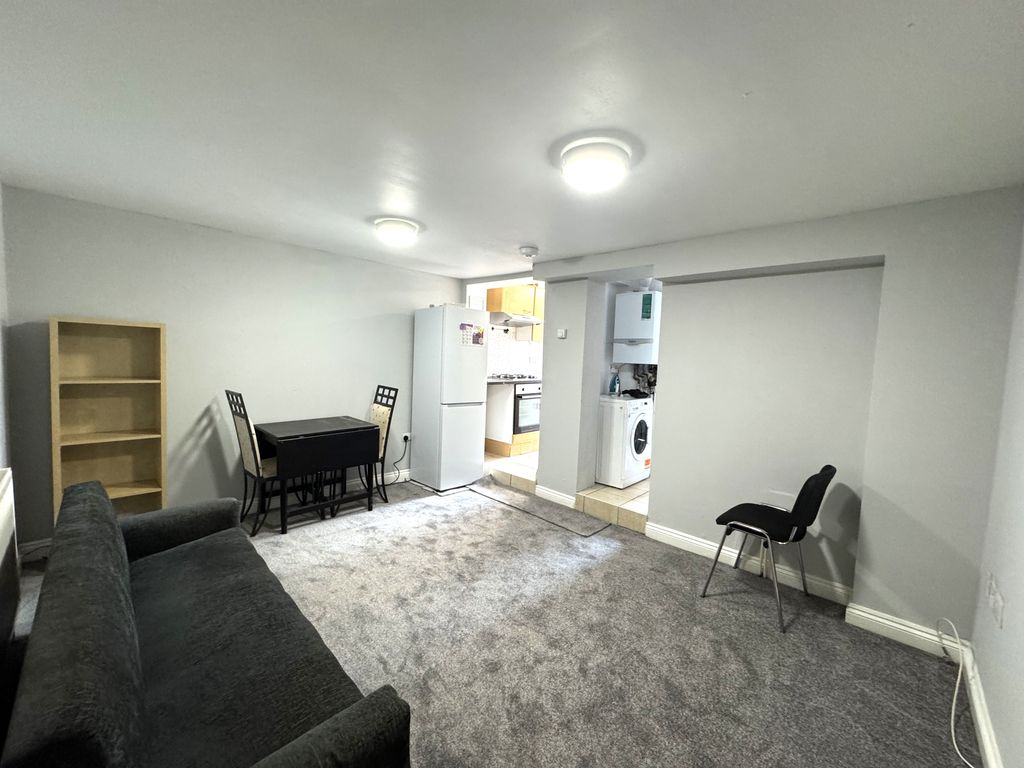 Property photo 3 of 11 Img_5723