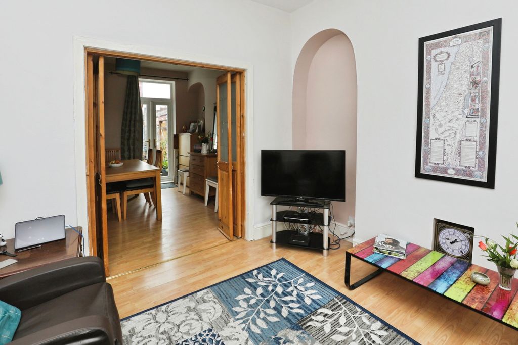 Property photo 3 of 15