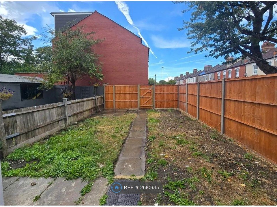 Property photo 2 of 11