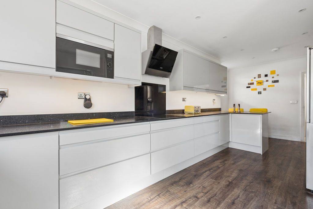 Property photo 3 of 20 Photo 16