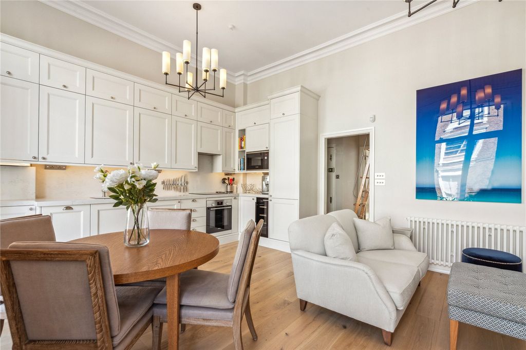 Property photo 1 of 12 Kitchen/Dining