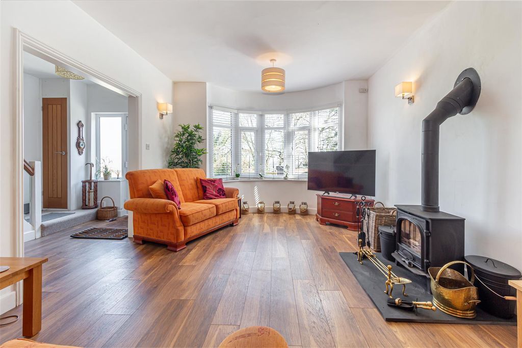 Property photo 2 of 21 Living-Room-5.Jpg