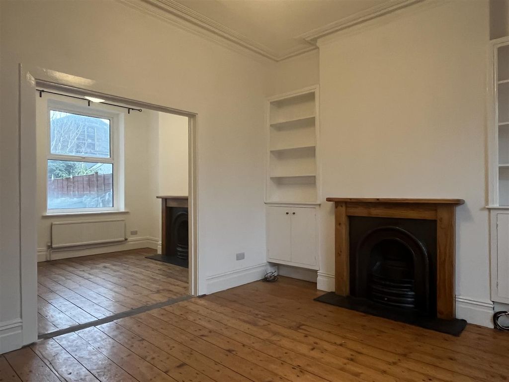 Property photo 3 of 20