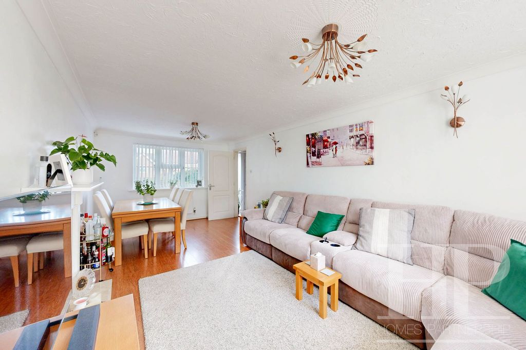 Property photo 2 of 26