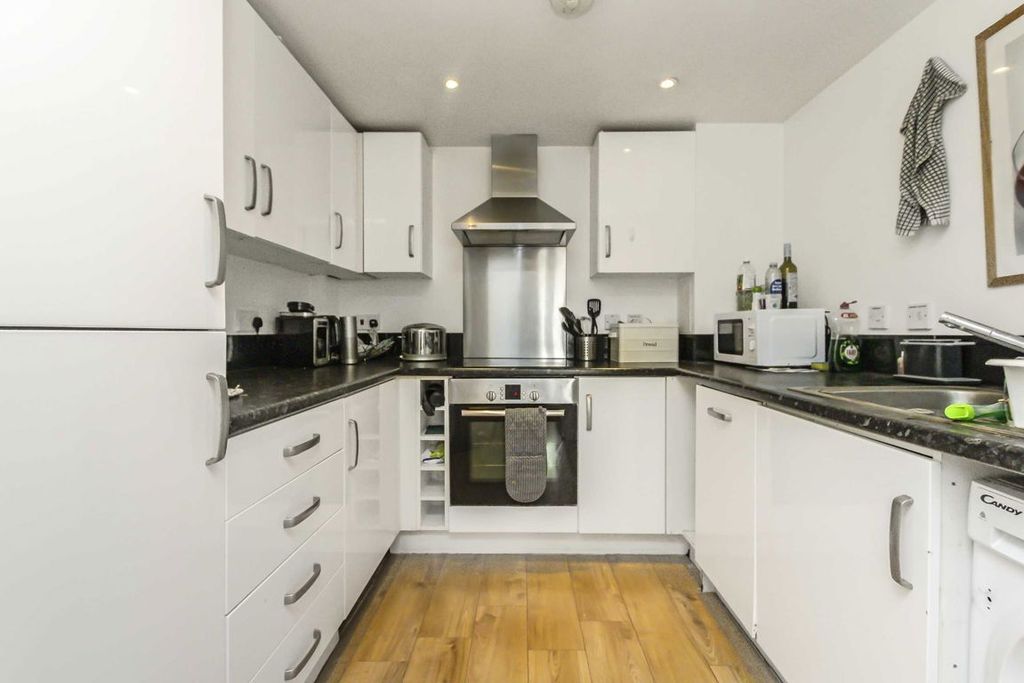 Property photo 2 of 5