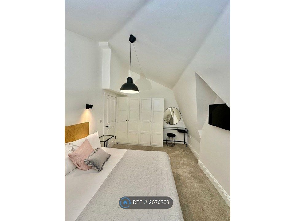 Property photo 3 of 7 Master Bedroom