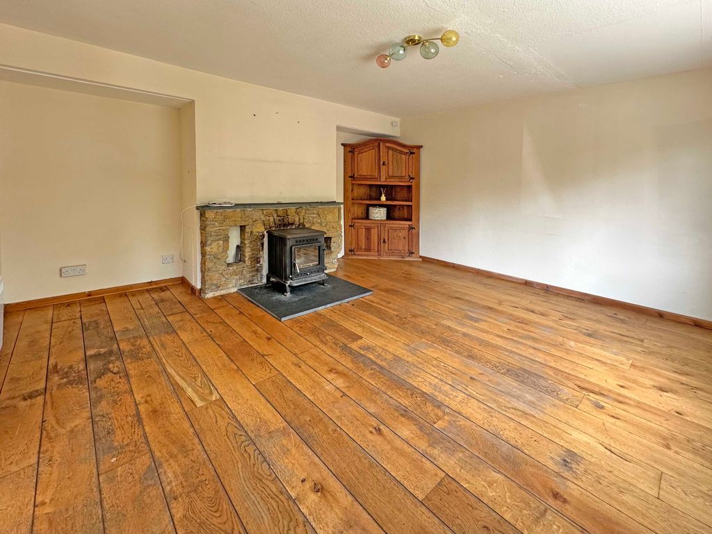 Property photo 3 of 14 3 Lr