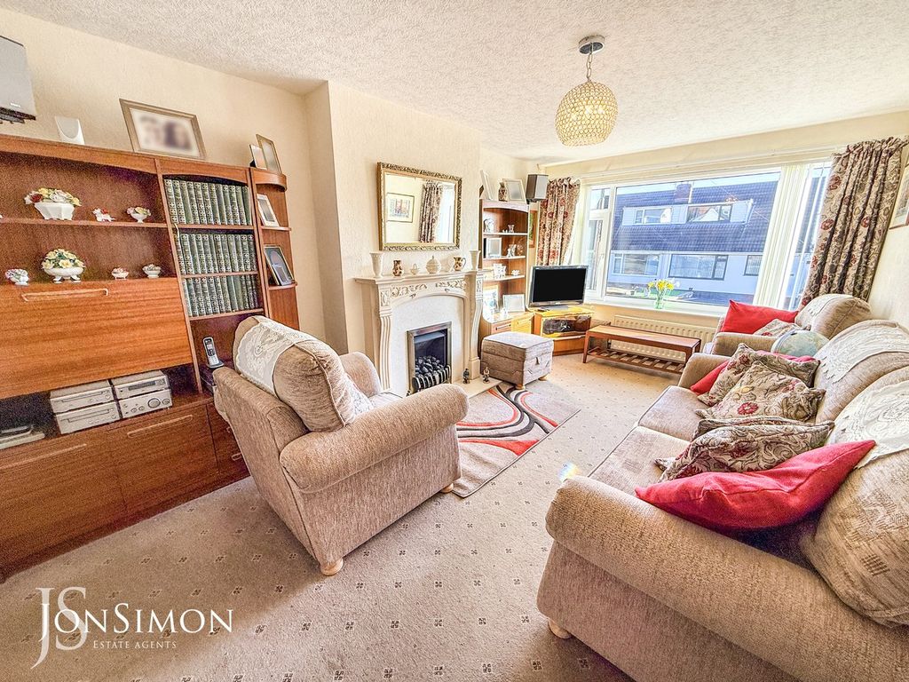 Property photo 3 of 24