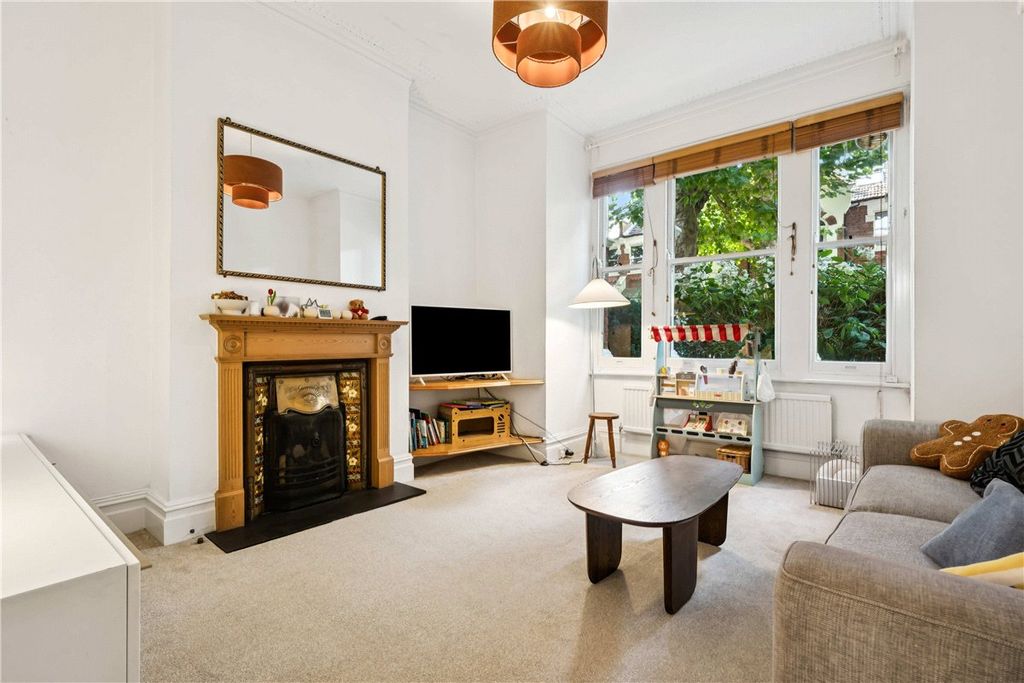 Property photo 1 of 16 Picture No. 11