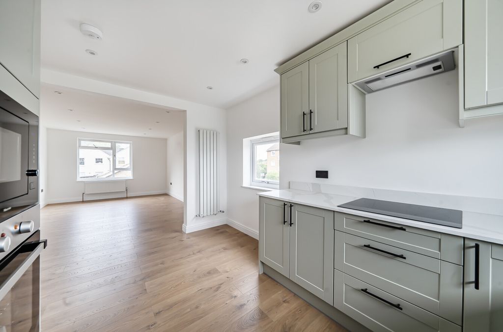 Property photo 3 of 12 1494313-9-6A561F4...