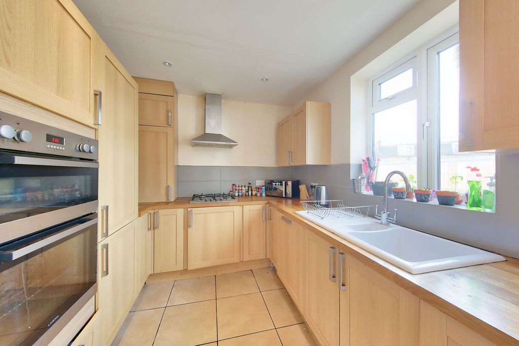 Property photo 3 of 12 Photo