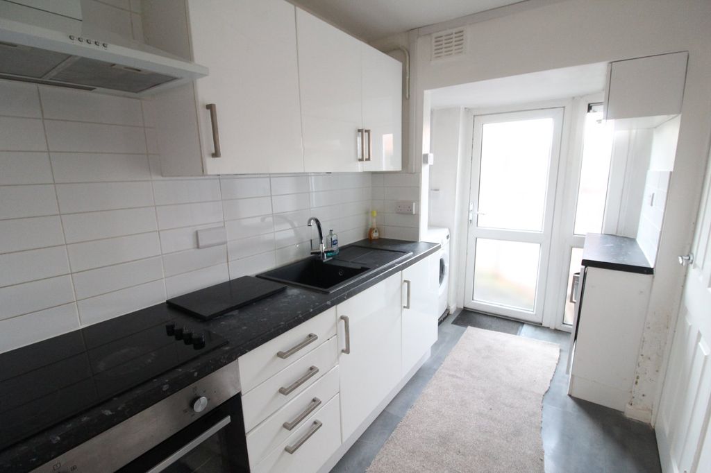 Property photo 2 of 7 Picture No. 03