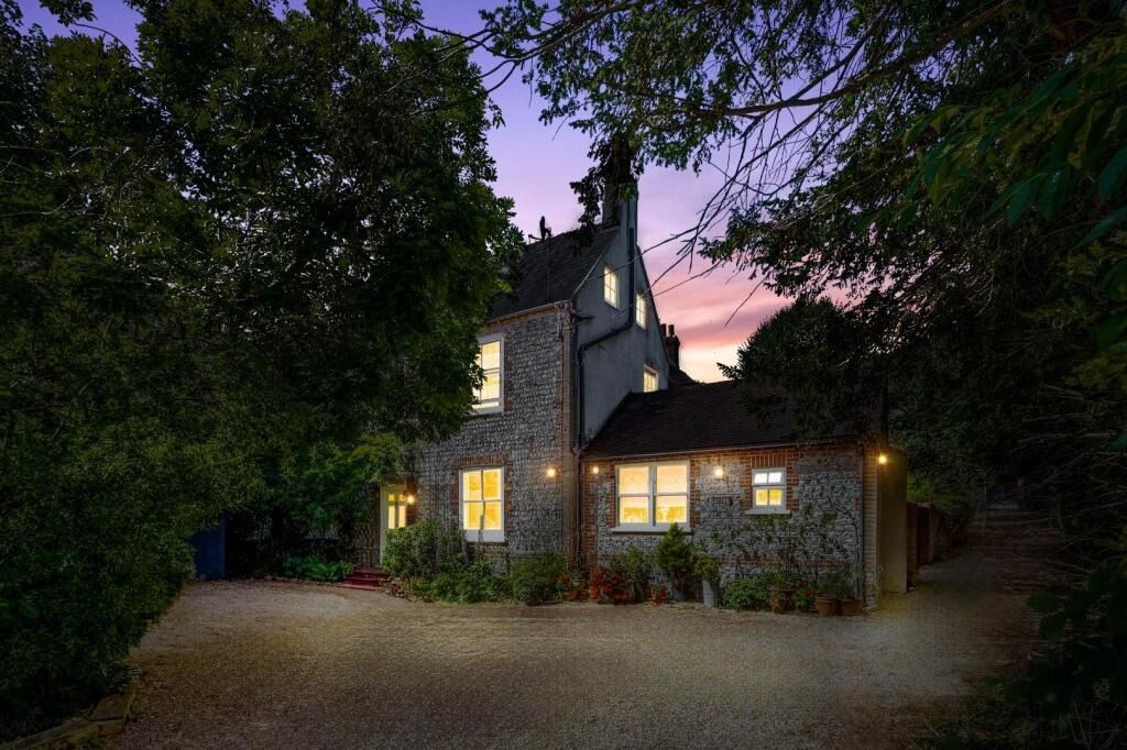 Property photo 1 of 37 4525471