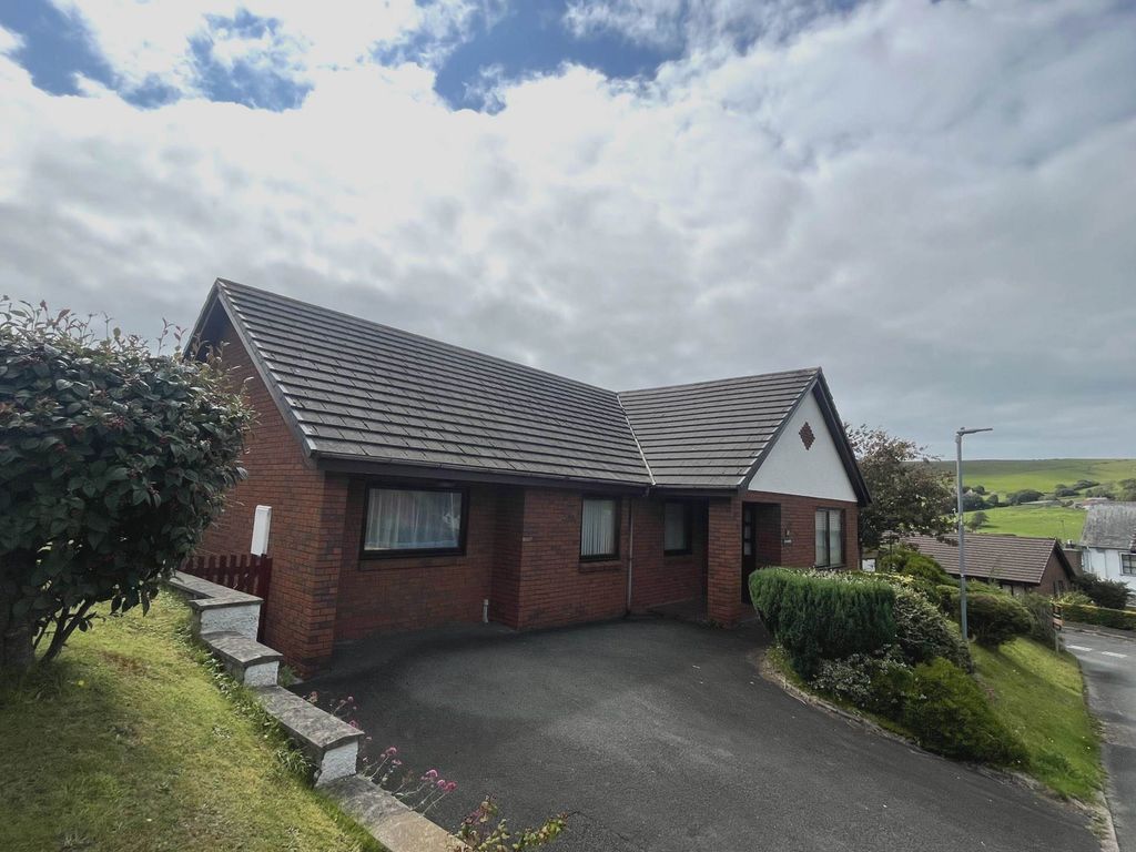 Property photo 1 of 28