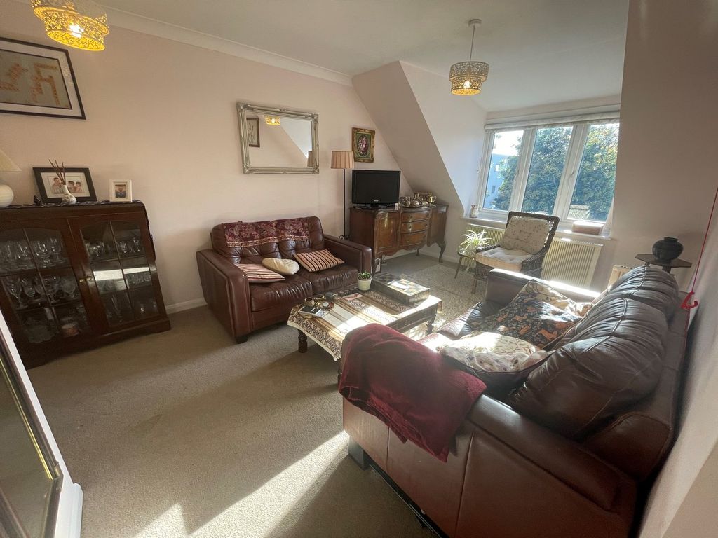 Property photo 3 of 9