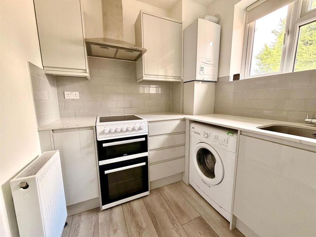 Property photo 2 of 15 9960F391-Bd28-47Be-Bbbf-d76F2B17991A.Jpg