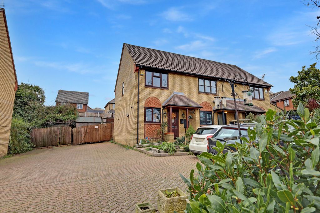 Property photo 1 of 15 4810250