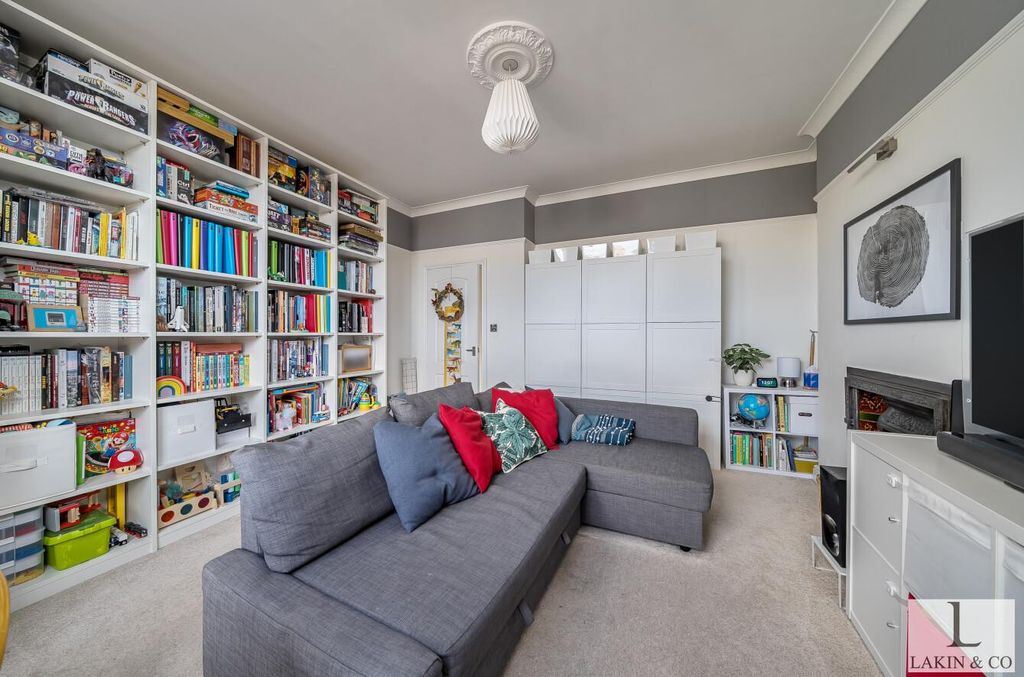 Property photo 3 of 12