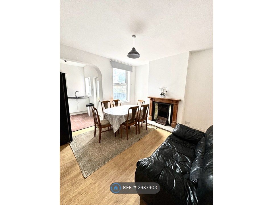 Property photo 1 of 31