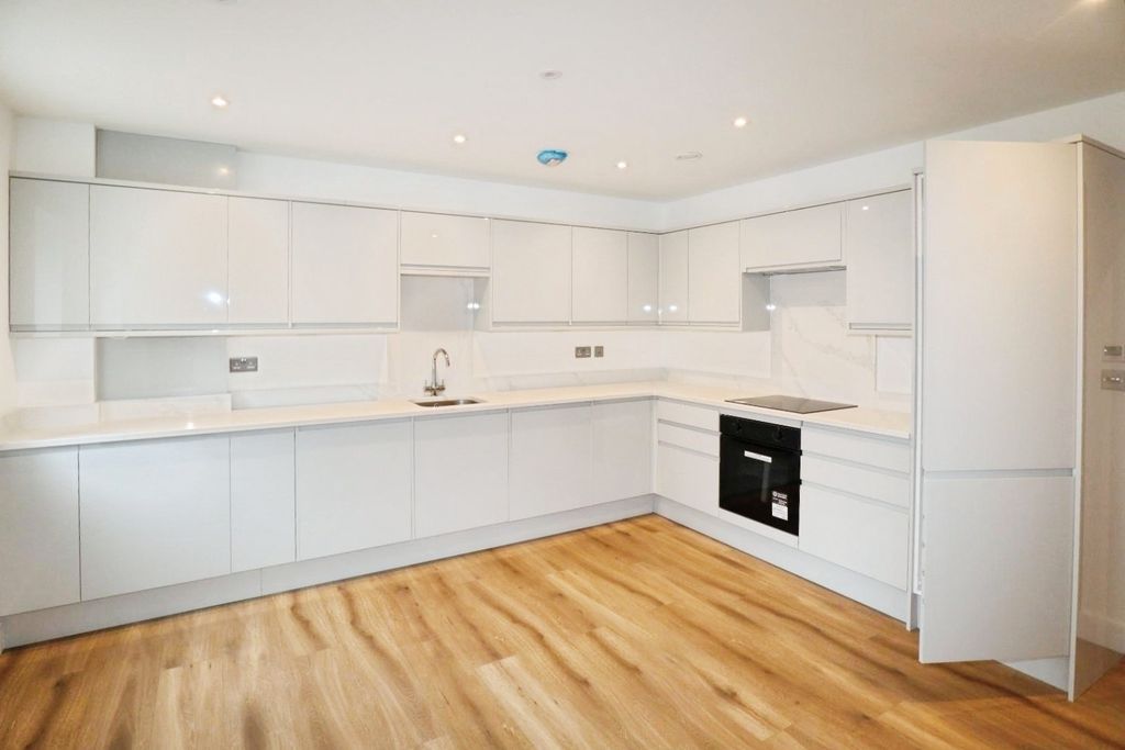 Property photo 3 of 10 Pbox-Img.Jpg