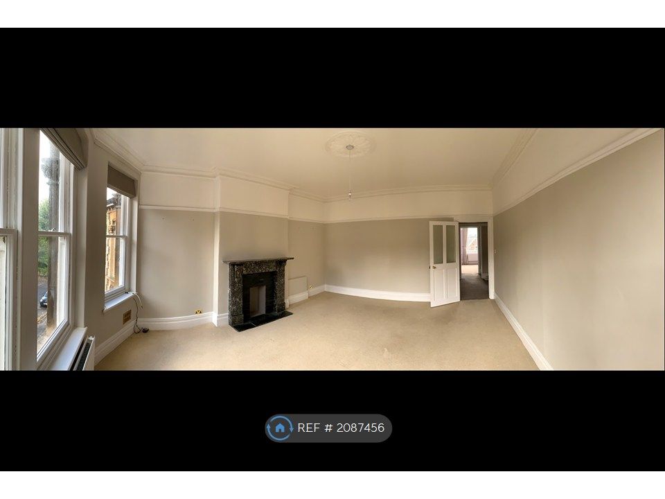 Property photo 2 of 16 Living/Dinning Room