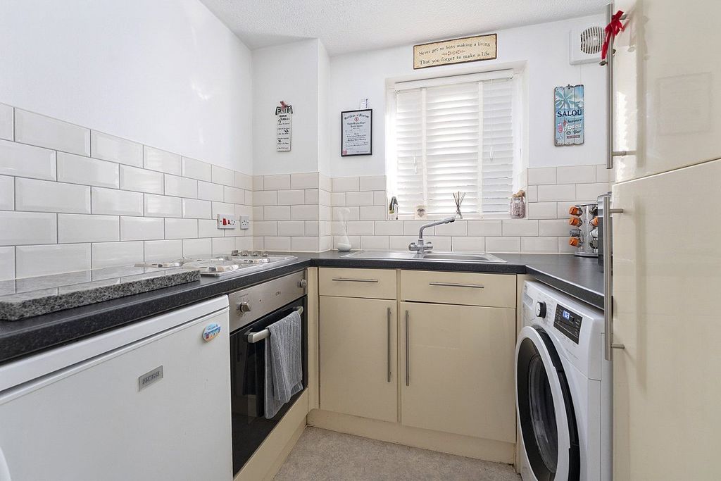 Property photo 3 of 12 Picture No. 02