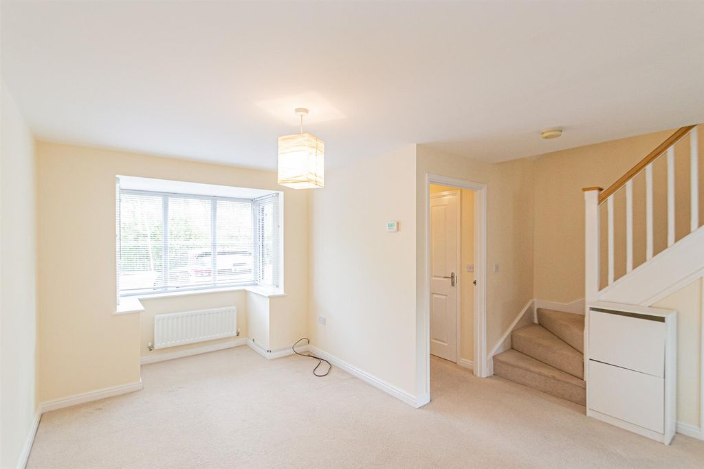 Property photo 2 of 11 Lounge