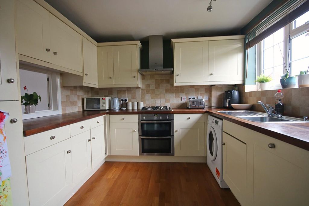 Property photo 3 of 12 Kitch (1).Jpg