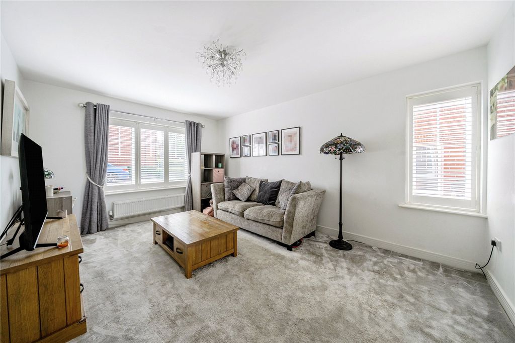 Property photo 2 of 18 Picture No. 01