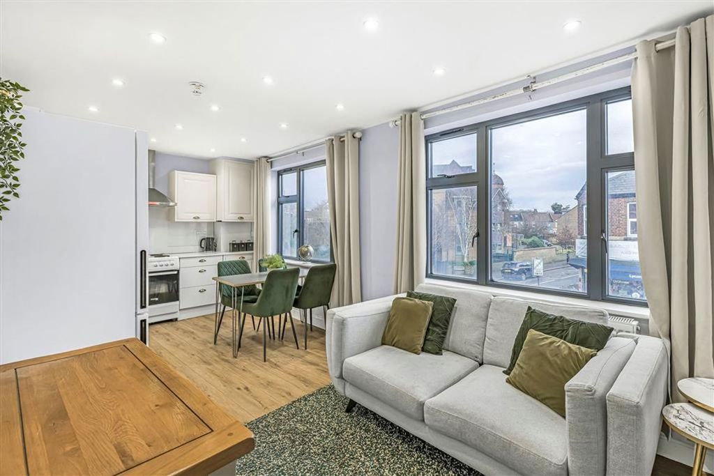 Property photo 2 of 6