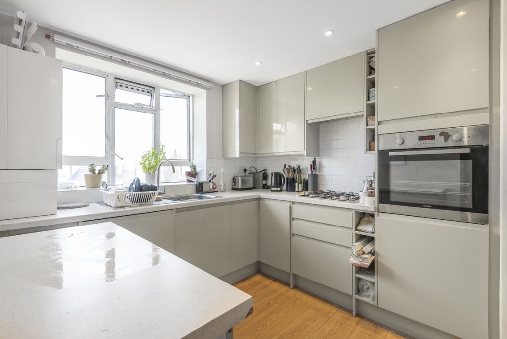 Property photo 1 of 6 889039 (4)