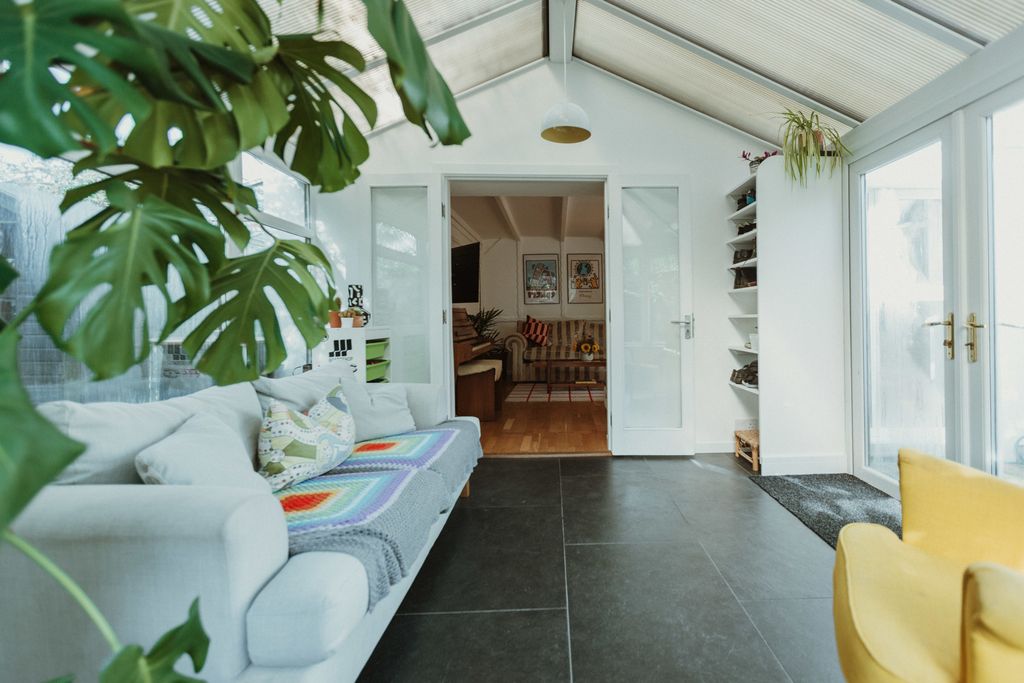 Property photo 2 of 24 Conservatory